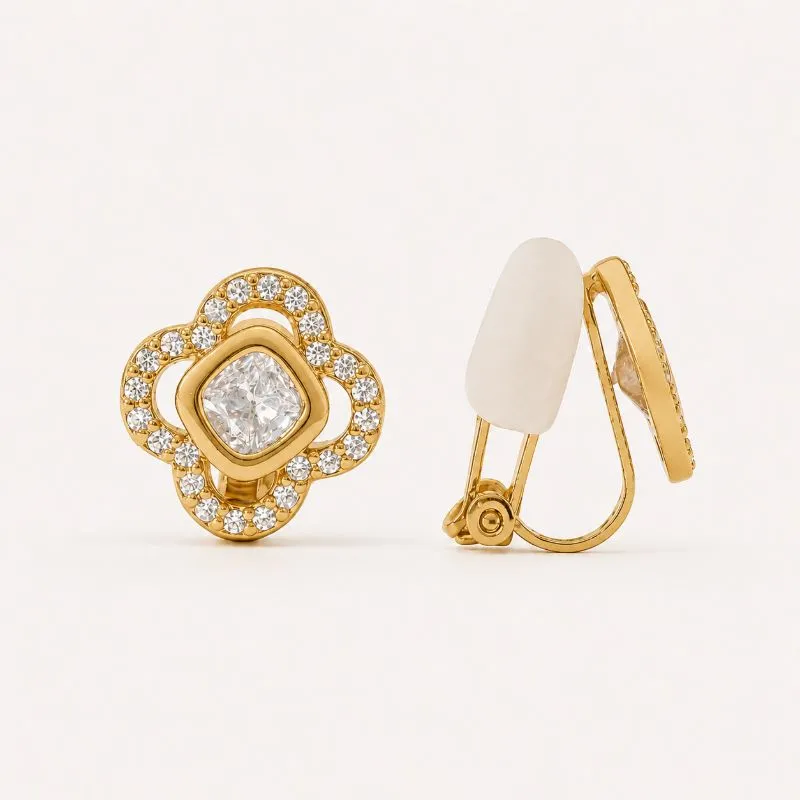 Brinco Pressão Trevo Cravejado Banhado a Ouro 18k com Zircônias - 1 cm