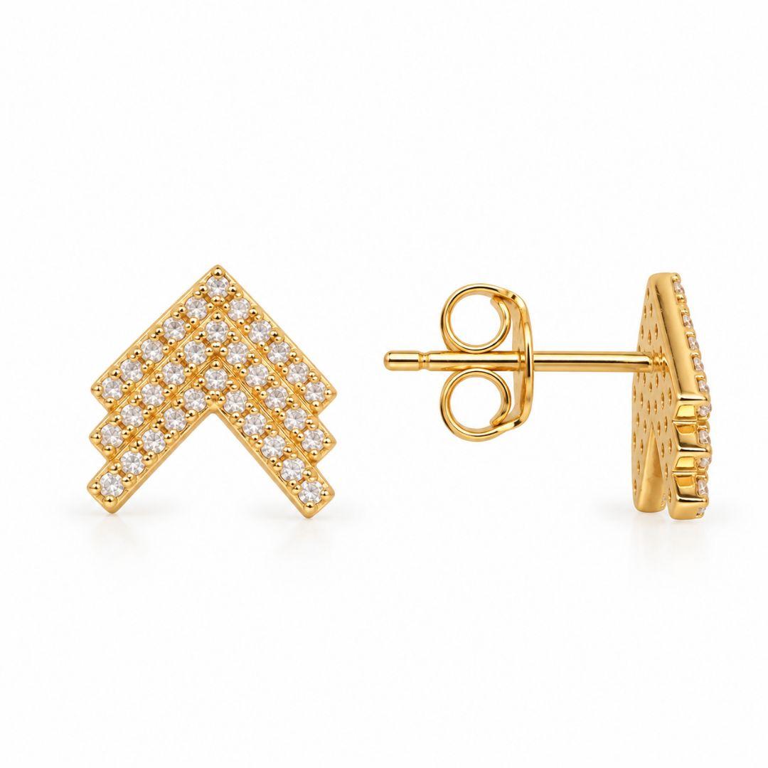 Brinco Estilo Seta Cravejada Banhado a Ouro 18k com Zircônias - 9 mm